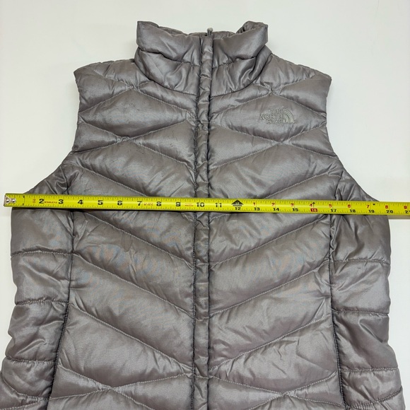 The North Face 550 Fill Down Puffer Vest Women's M Gray Metallic READ - Picture 12 of 14
